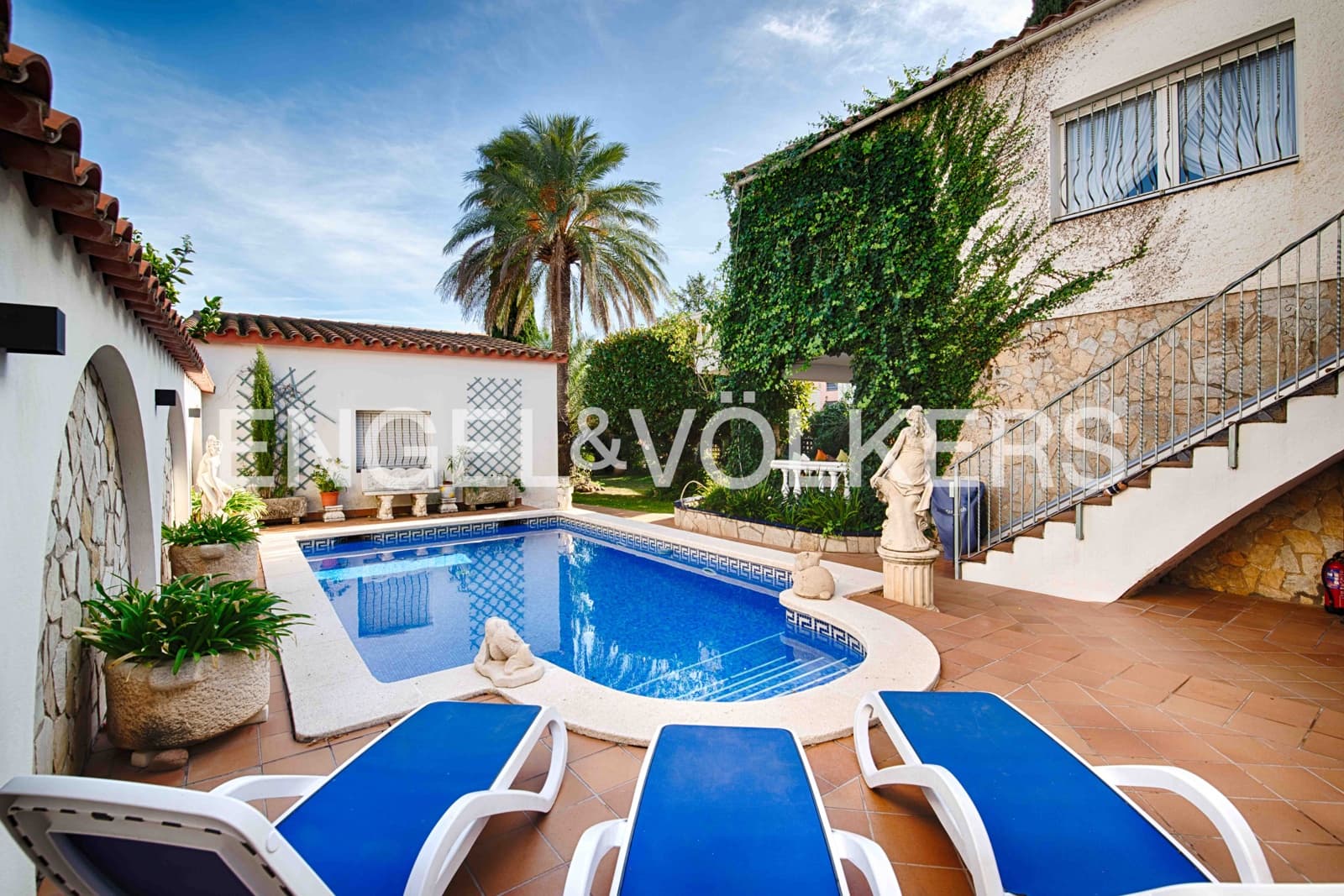 3 slaapkamer Villa te koop in Empuriabrava met zwembad garage - € 840.000 (Ref: 9413001)