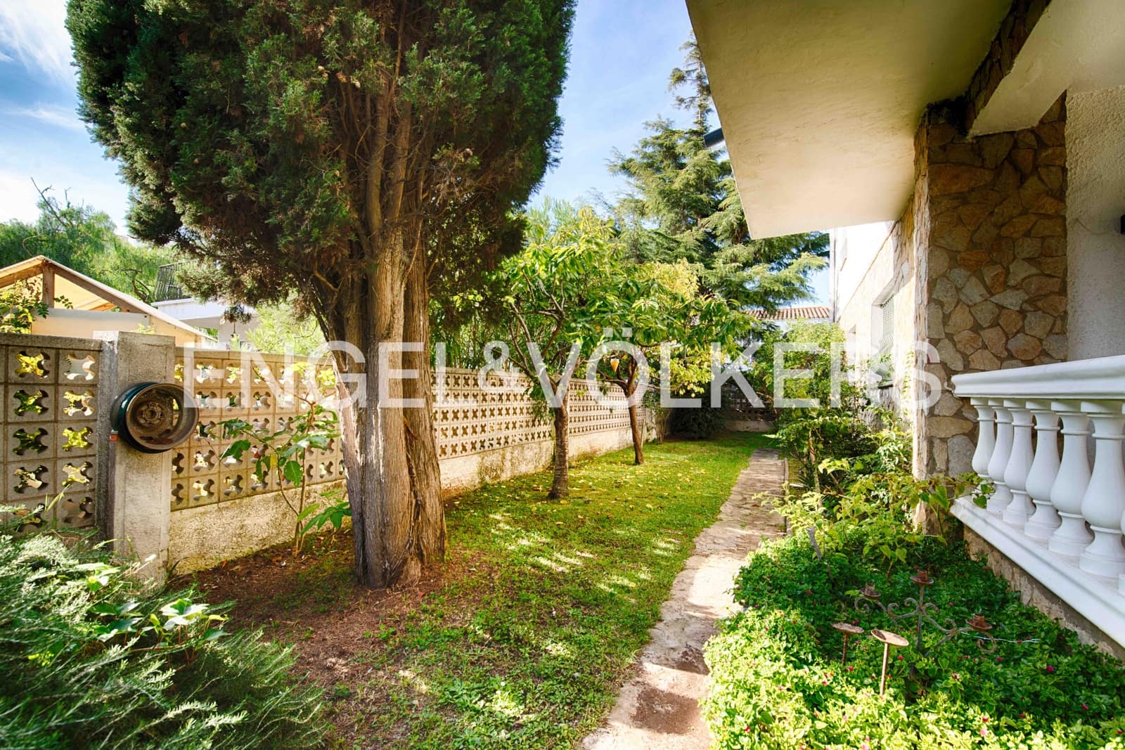 3 slaapkamer Villa te koop in Empuriabrava met zwembad garage - € 840.000 (Ref: 9413001)