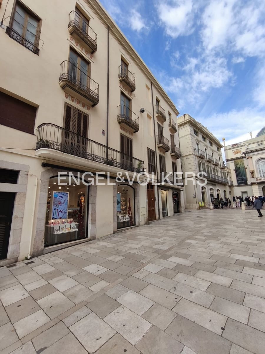 21 sypialnia Dom szeregowy na sprzedaż w Figueres - 590 000 € (Ref: 9436322)