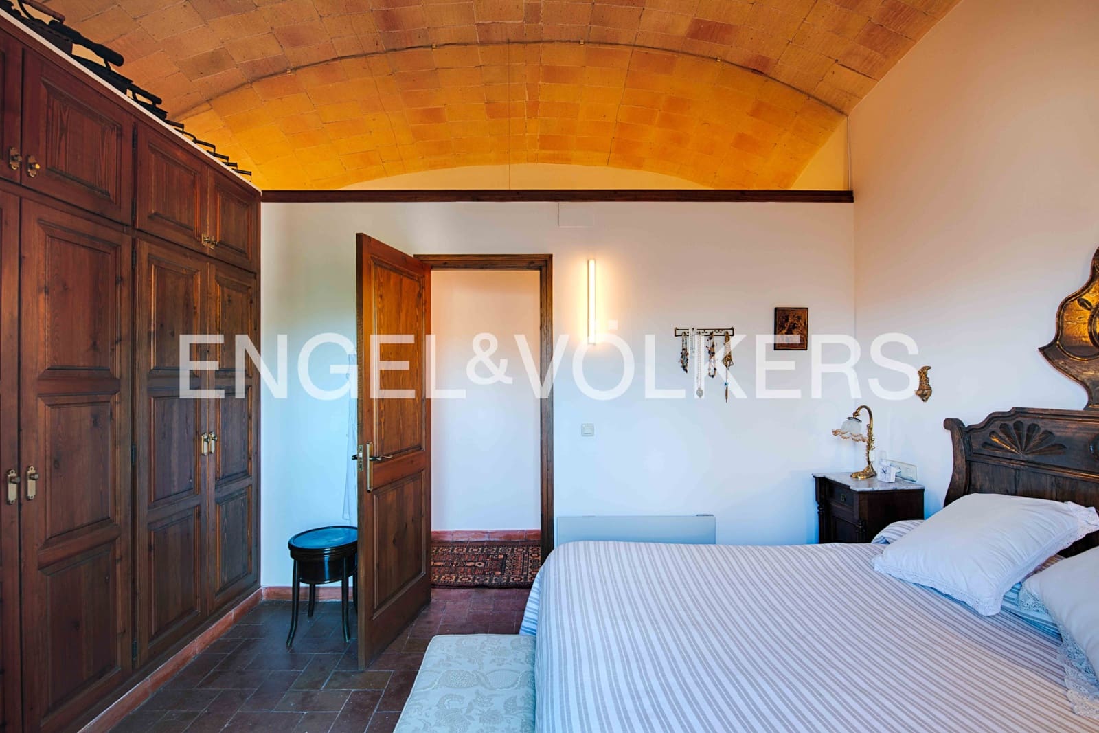 8 soveværelse Byhus til salg i Capmany - € 465.000 (Ref: 9444786)