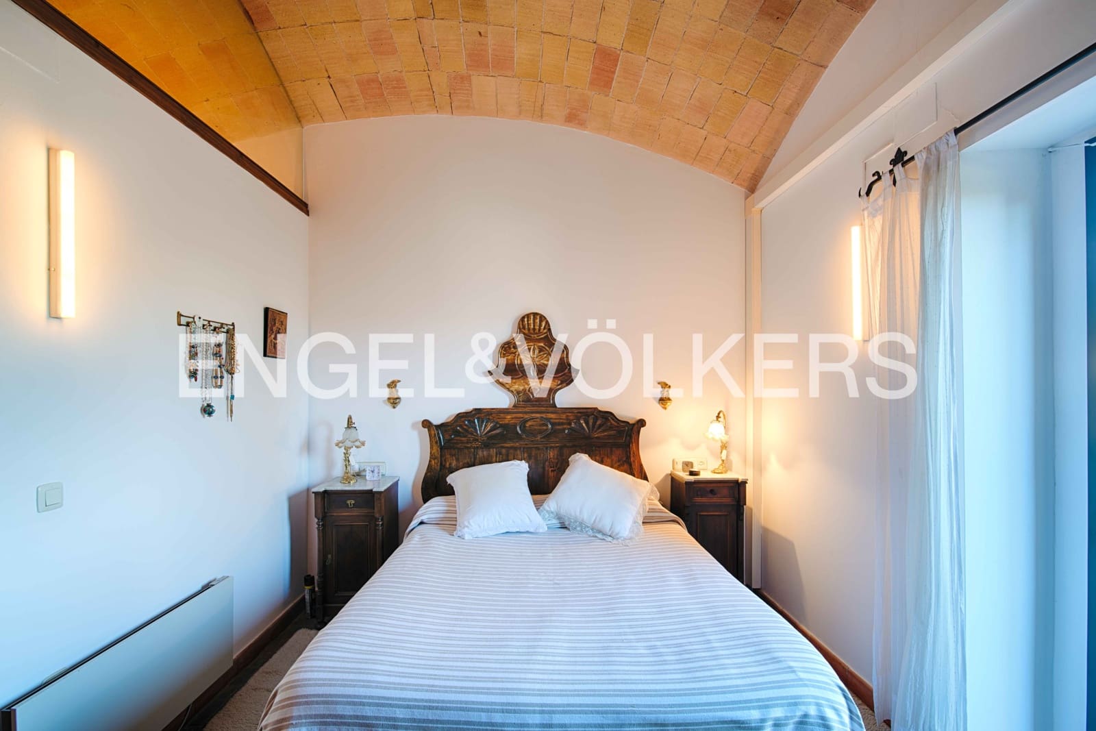 8 soveværelse Byhus til salg i Capmany - € 465.000 (Ref: 9444786)