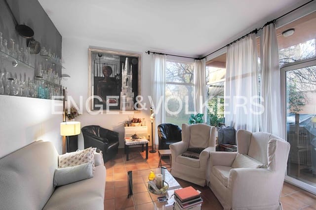 8 soveværelse Byhus til salg i Capmany - € 465.000 (Ref: 9444786)