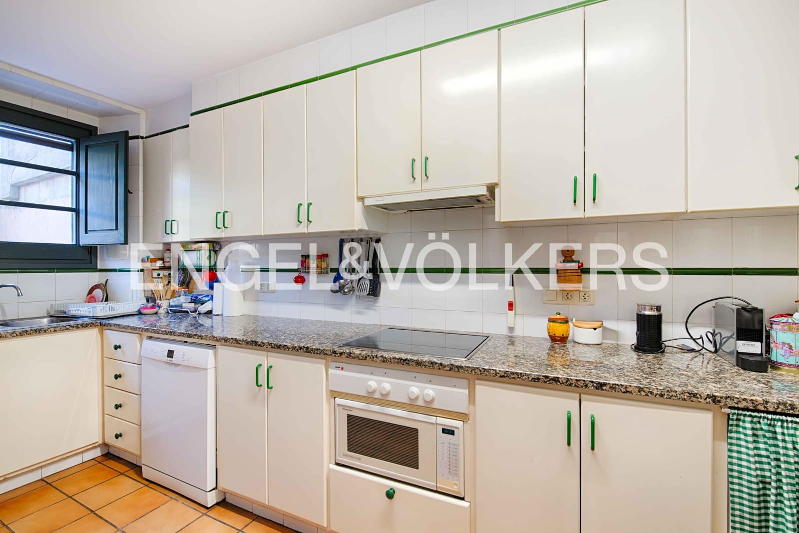 8 soveværelse Byhus til salg i Capmany - € 465.000 (Ref: 9444786)