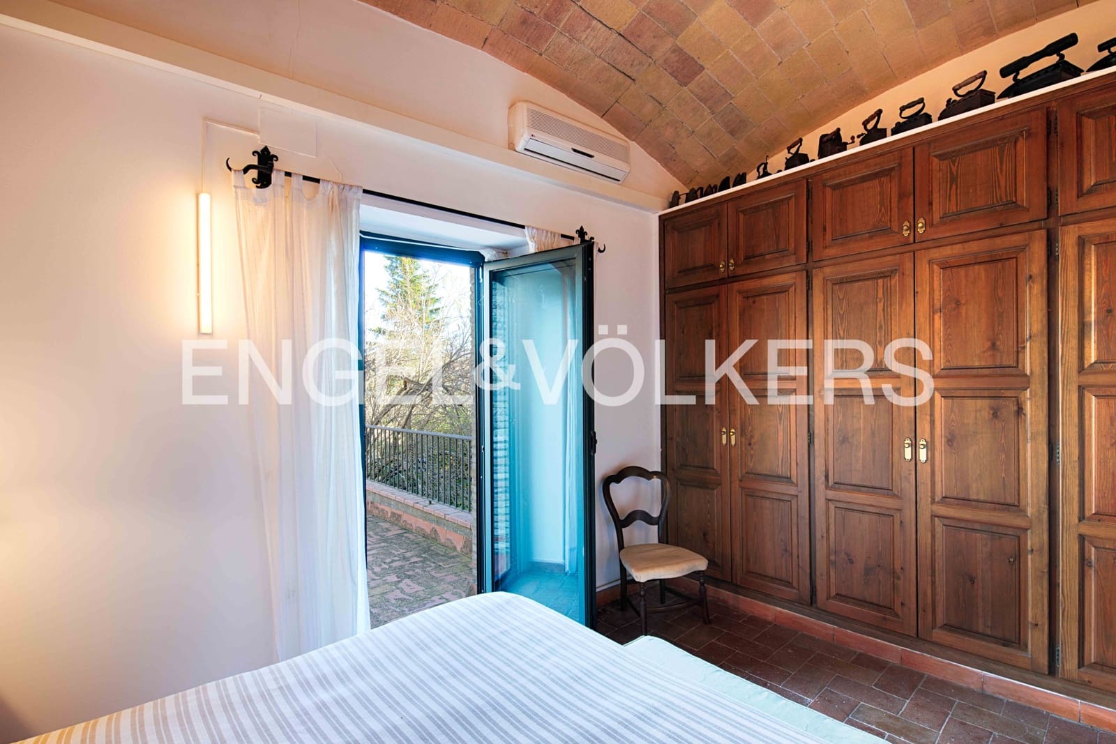 8 soveværelse Byhus til salg i Capmany - € 465.000 (Ref: 9444786)