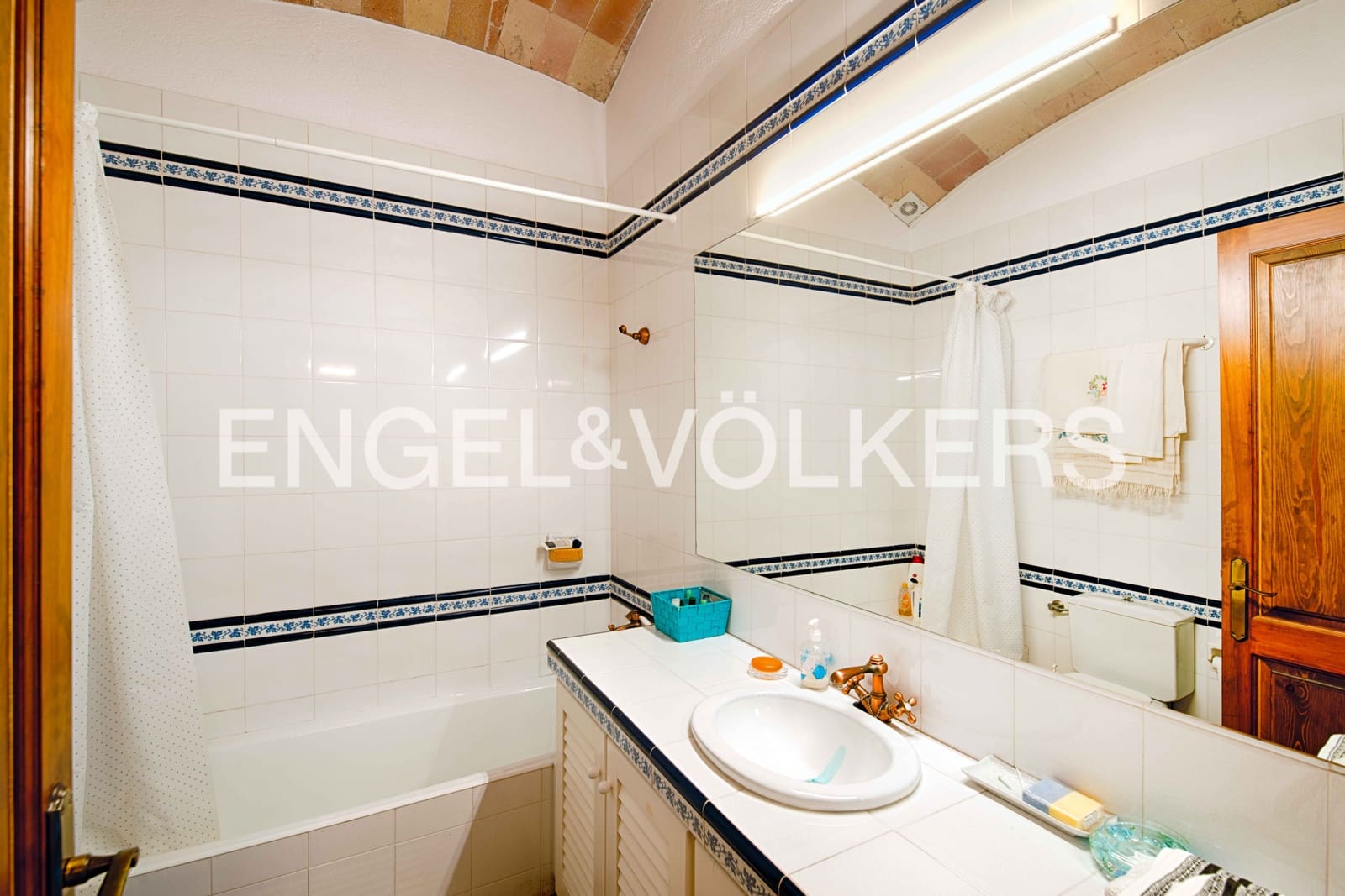 8 soveværelse Byhus til salg i Capmany - € 465.000 (Ref: 9444786)