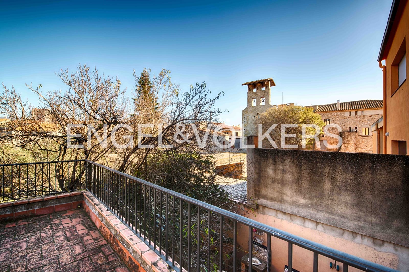 8 soveværelse Byhus til salg i Capmany - € 465.000 (Ref: 9444786)