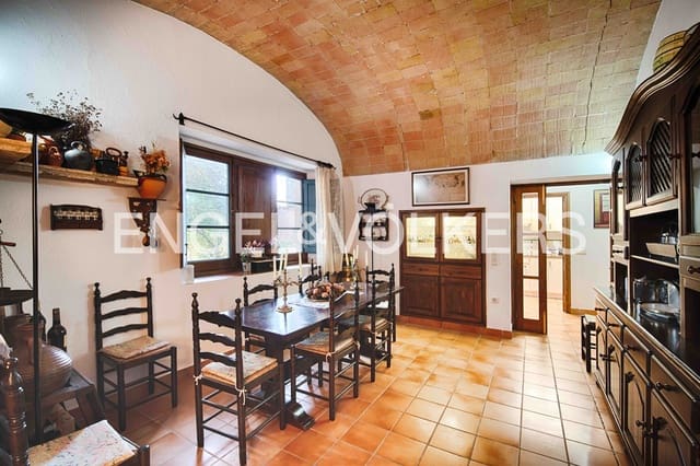 8 soveværelse Byhus til salg i Capmany - € 465.000 (Ref: 9444786)