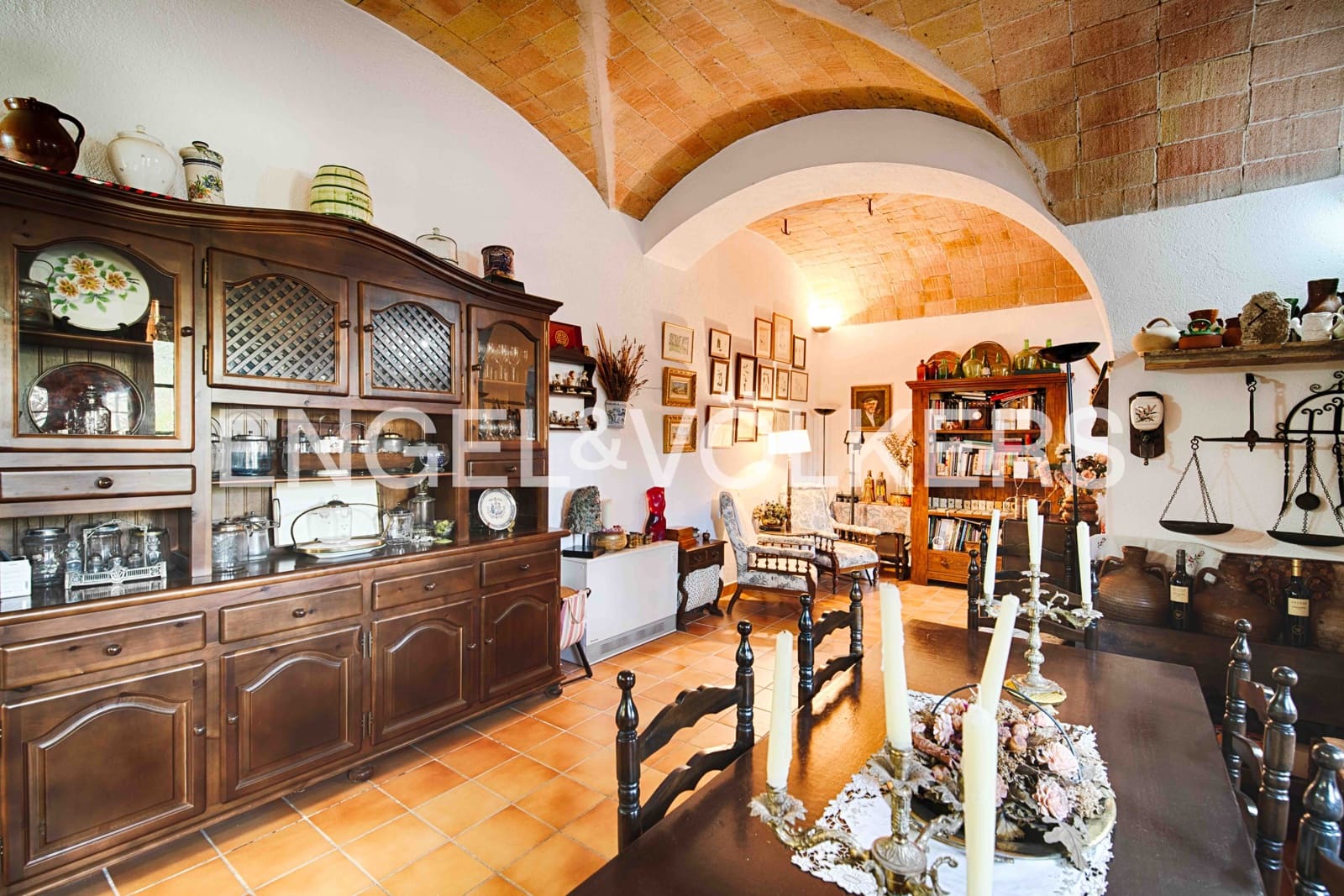 8 soveværelse Byhus til salg i Capmany - € 465.000 (Ref: 9444786)