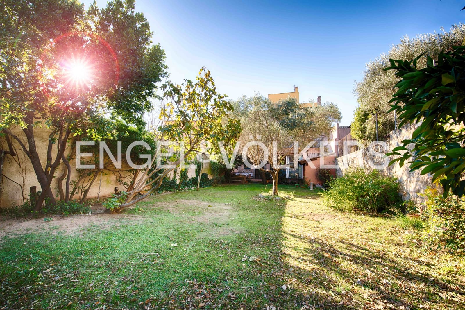 8 soveværelse Byhus til salg i Capmany - € 465.000 (Ref: 9444786)