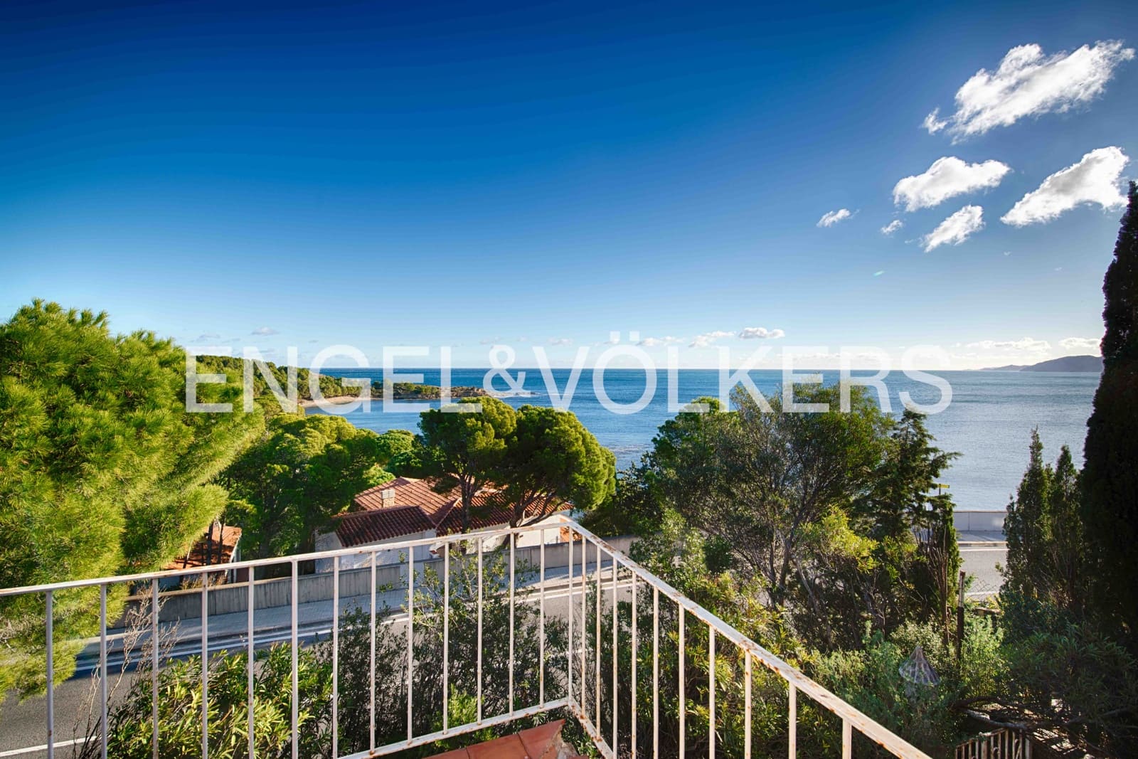 3 soverom Villa til salgs i Llanca med garasje - € 370 000 (Ref: 9444905)