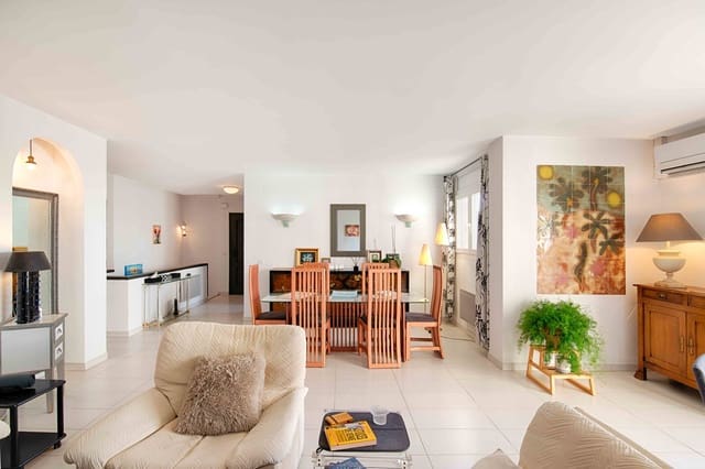 3 soverom Leilighet til salgs i Empuriabrava, Castelló d'Empúries med svømmebasseng garasje - € 599 000 (Ref: 9471521)