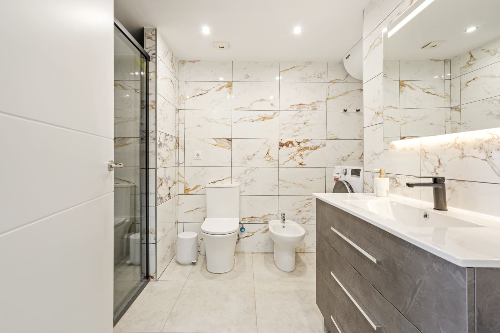 1 bedroom Apartment for sale in Empuriabrava - € 350,000 (Ref: 9471590)