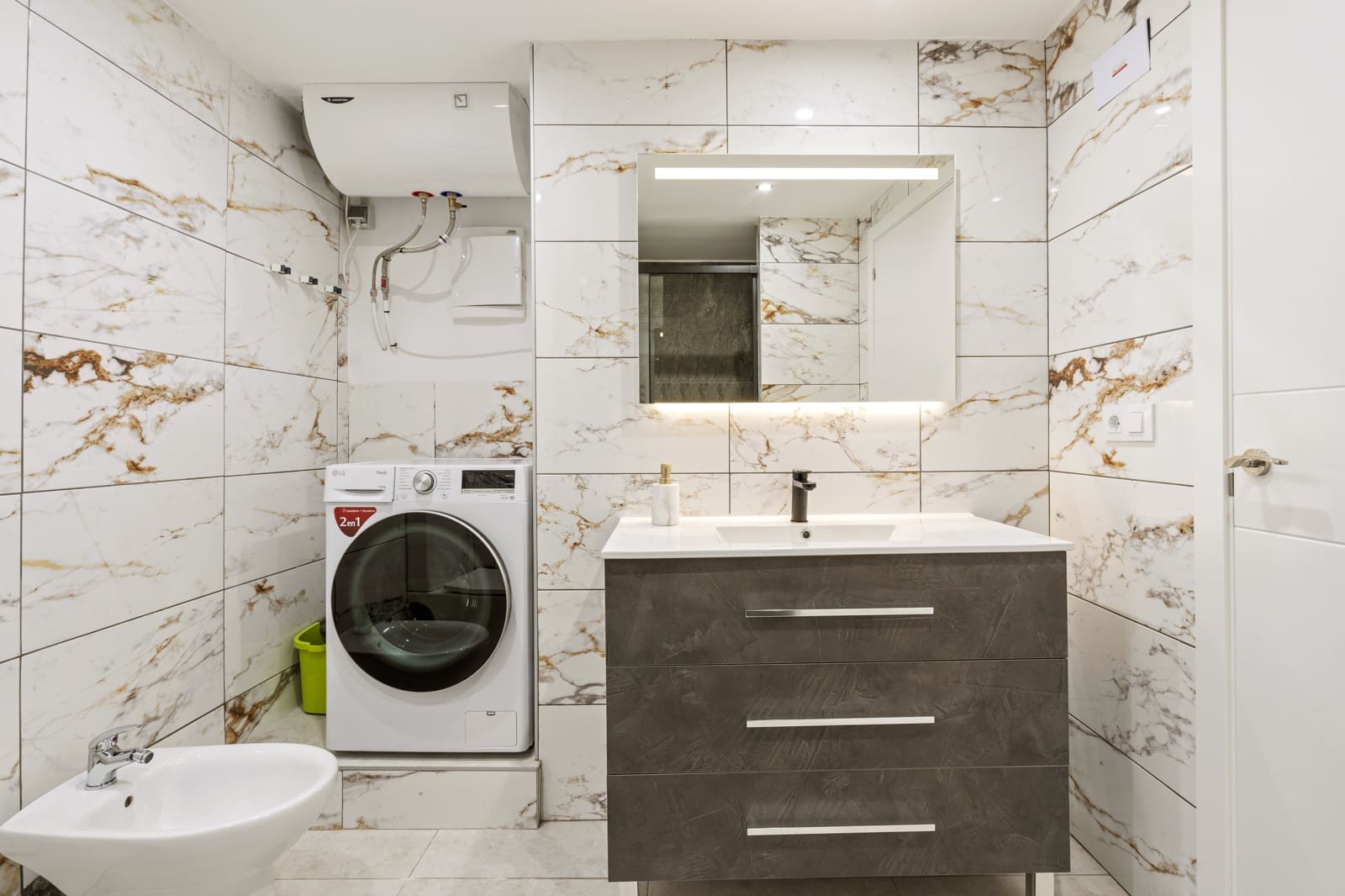 1 bedroom Apartment for sale in Empuriabrava - € 350,000 (Ref: 9471590)