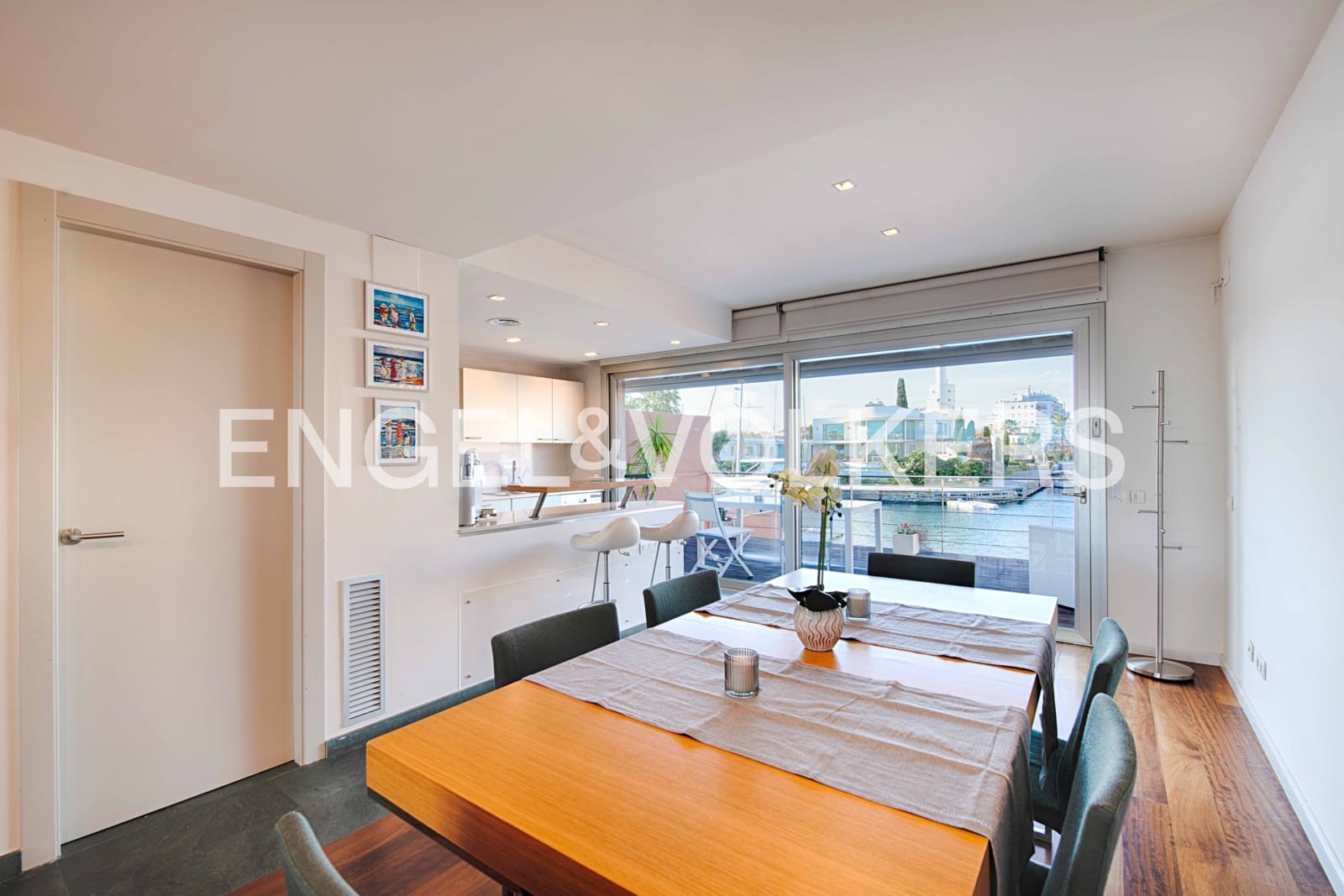 4 bedroom Villa for sale in Empuriabrava with pool garage - € 1,300,000 (Ref: 9480761)