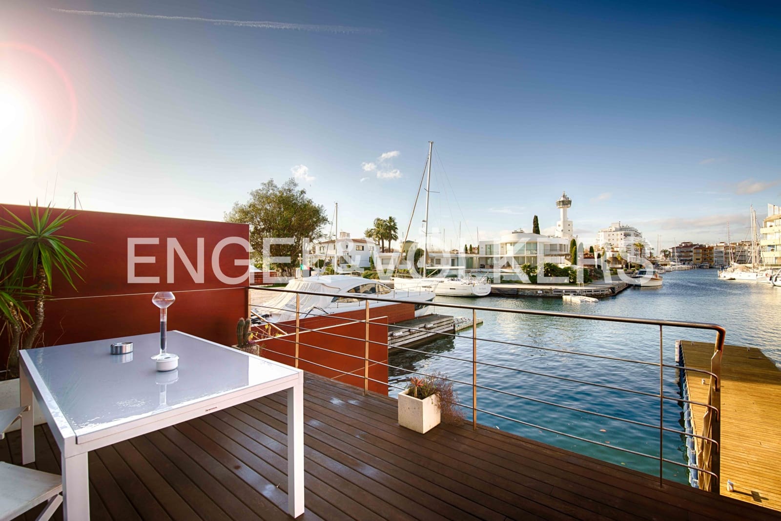 4 bedroom Villa for sale in Empuriabrava with pool garage - € 1,300,000 (Ref: 9480761)