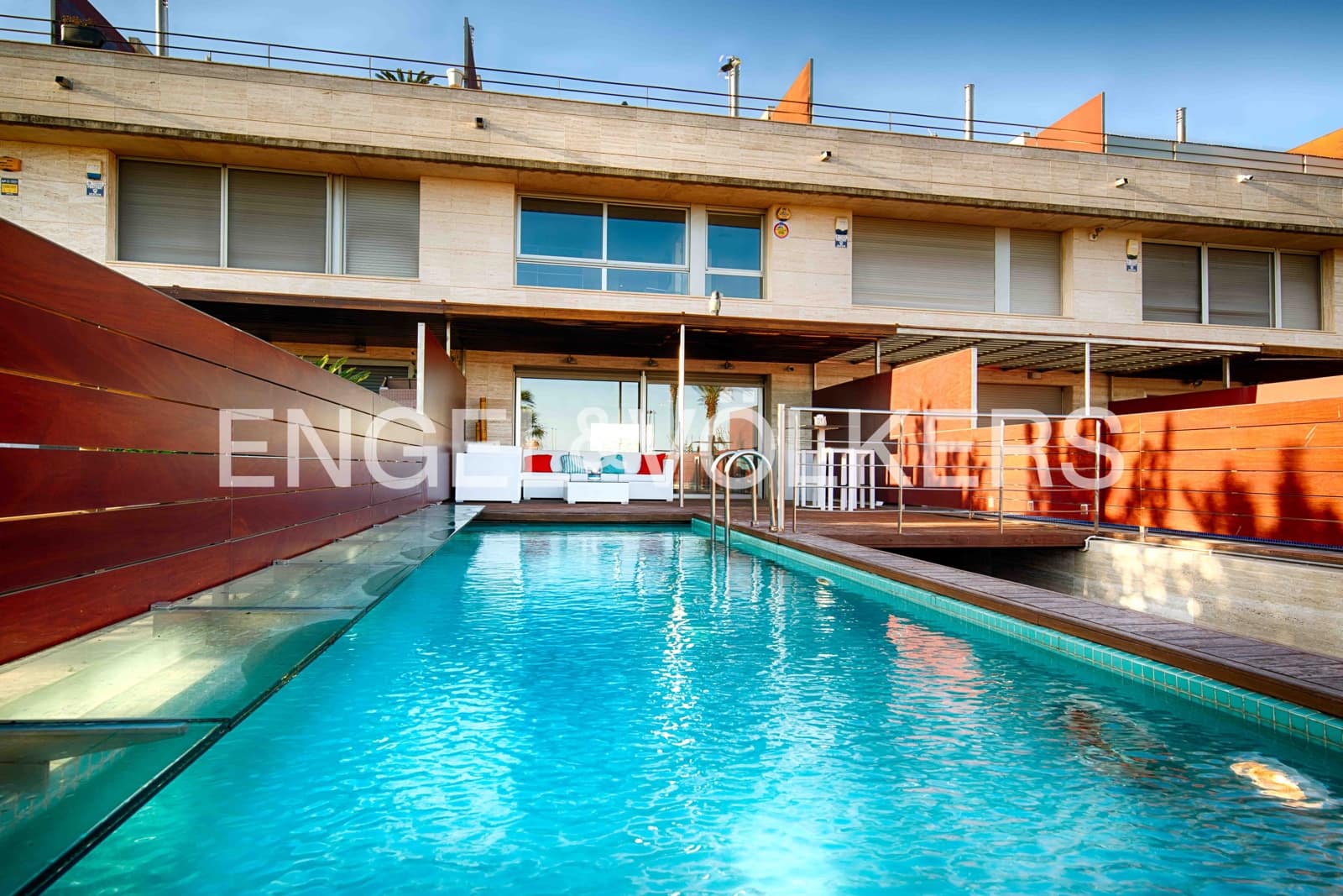 4 bedroom Villa for sale in Empuriabrava with pool garage - € 1,300,000 (Ref: 9480761)