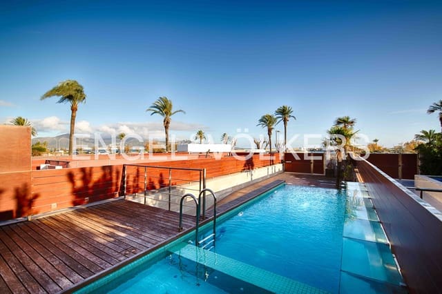 4 bedroom Villa for sale in Empuriabrava, Castelló d'Empúries with pool garage - € 1,300,000 (Ref: 9480761)