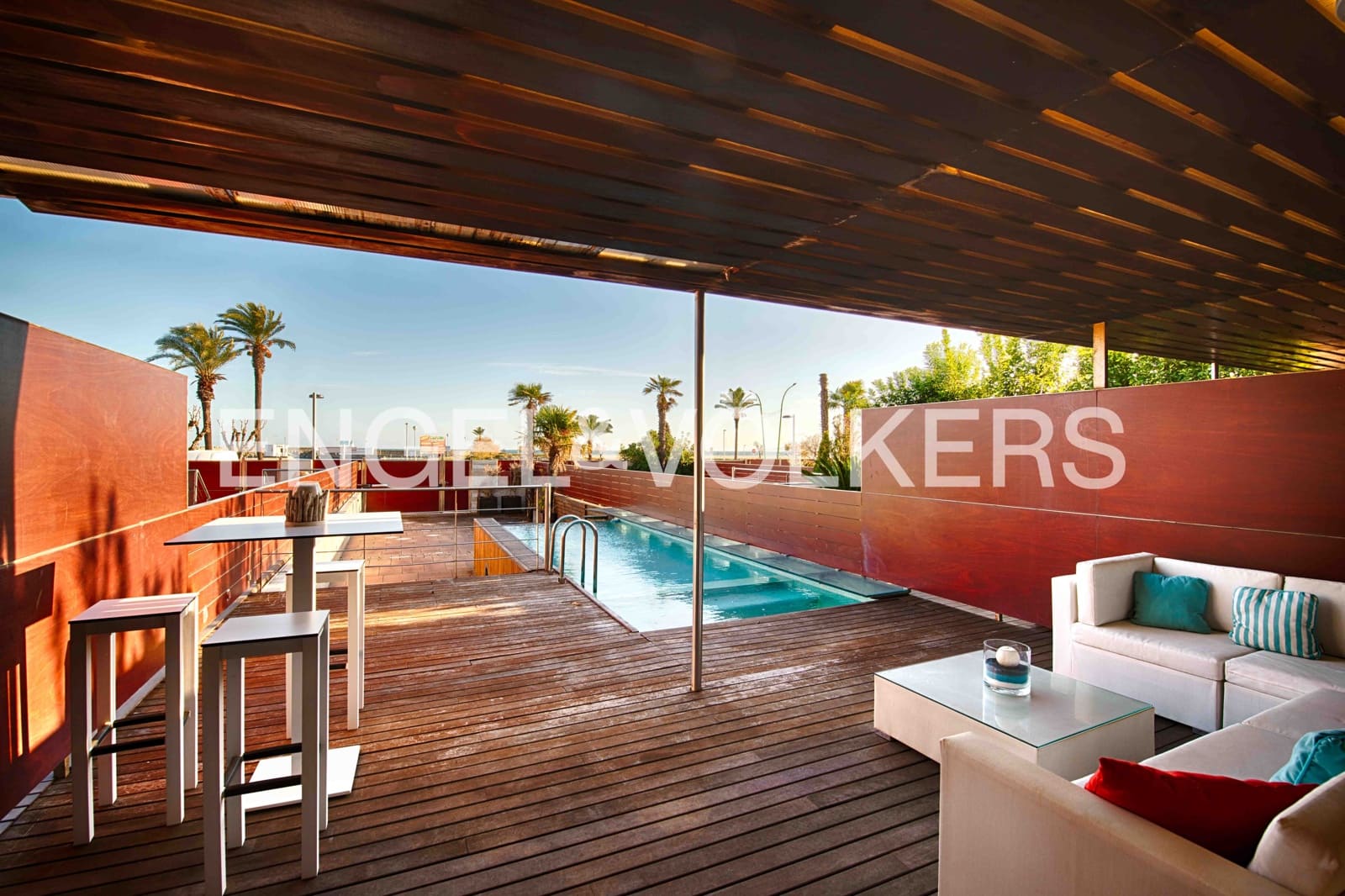 4 bedroom Villa for sale in Empuriabrava with pool garage - € 1,300,000 (Ref: 9480761)