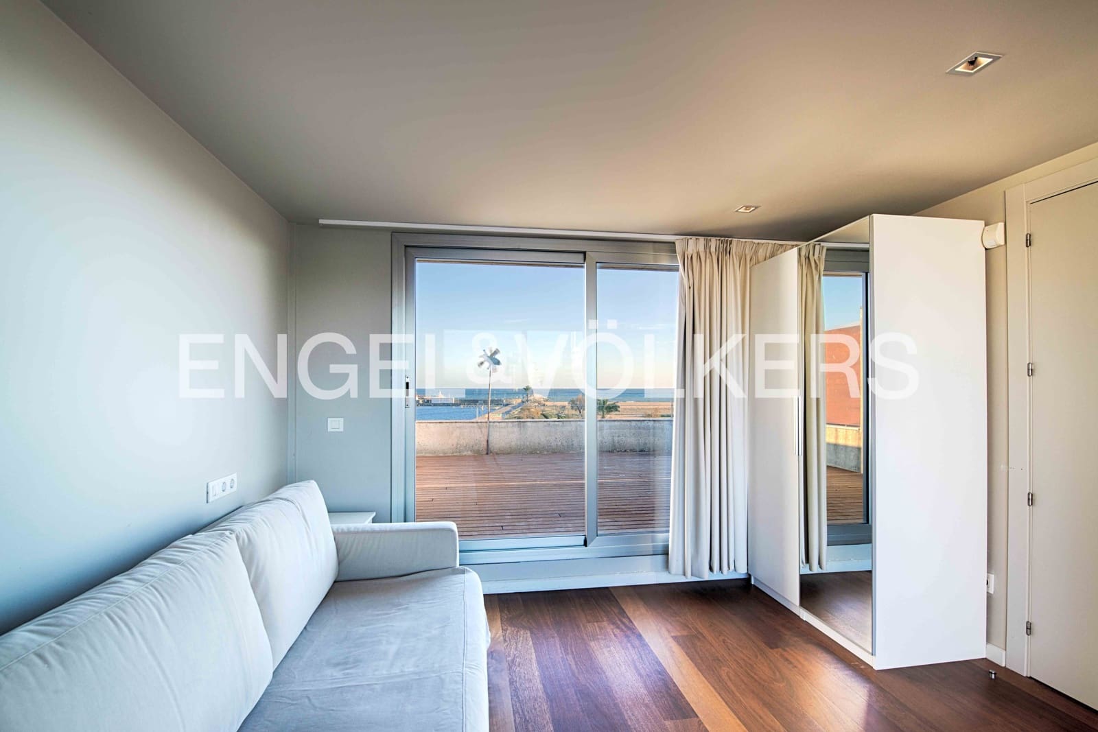 4 bedroom Villa for sale in Empuriabrava with pool garage - € 1,300,000 (Ref: 9480761)