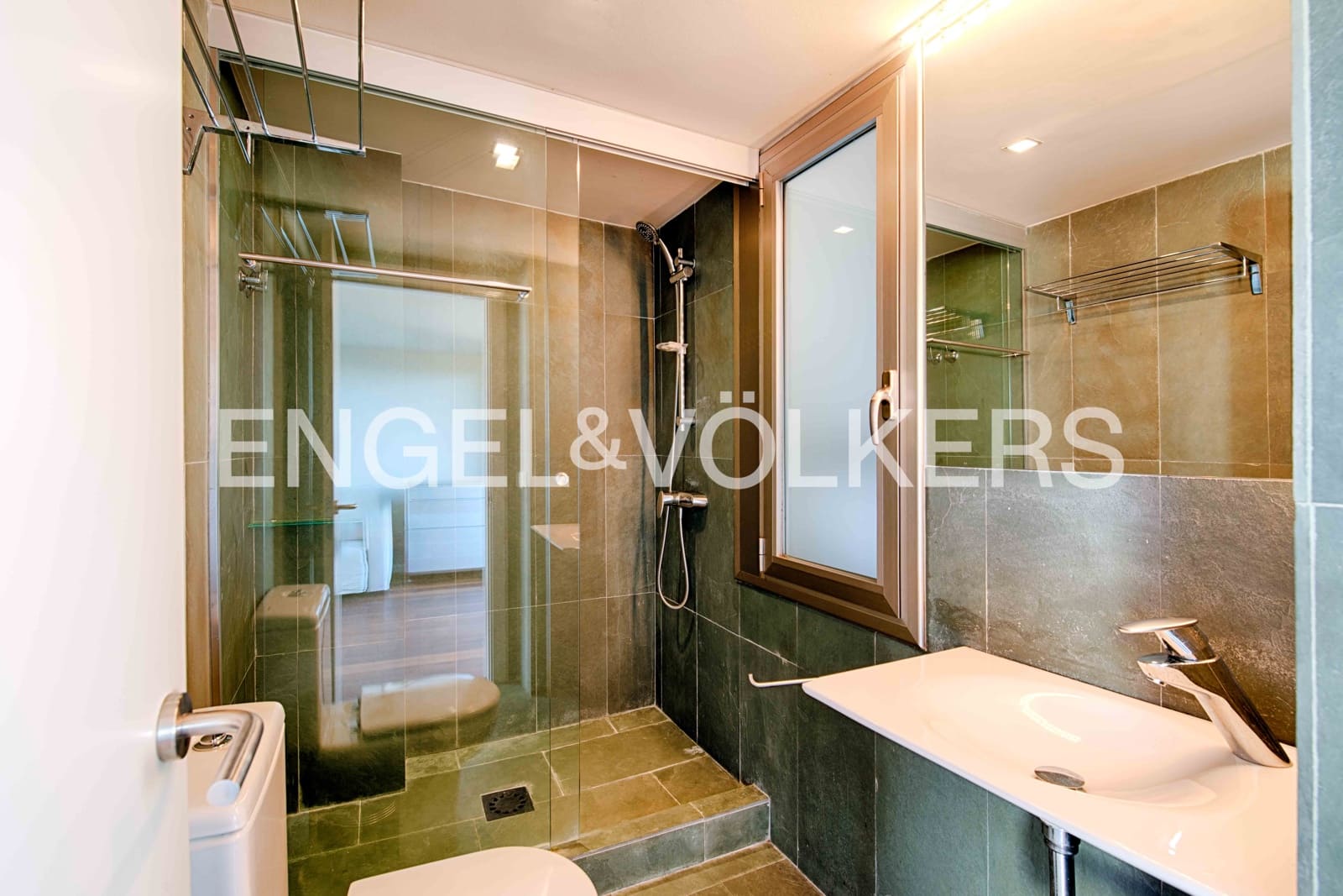 4 bedroom Villa for sale in Empuriabrava with pool garage - € 1,300,000 (Ref: 9480761)