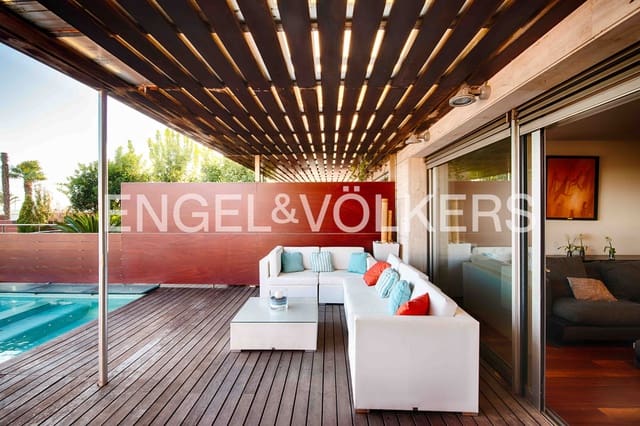 4 bedroom Villa for sale in Empuriabrava, Castelló d'Empúries with pool garage - € 1,300,000 (Ref: 9480761)