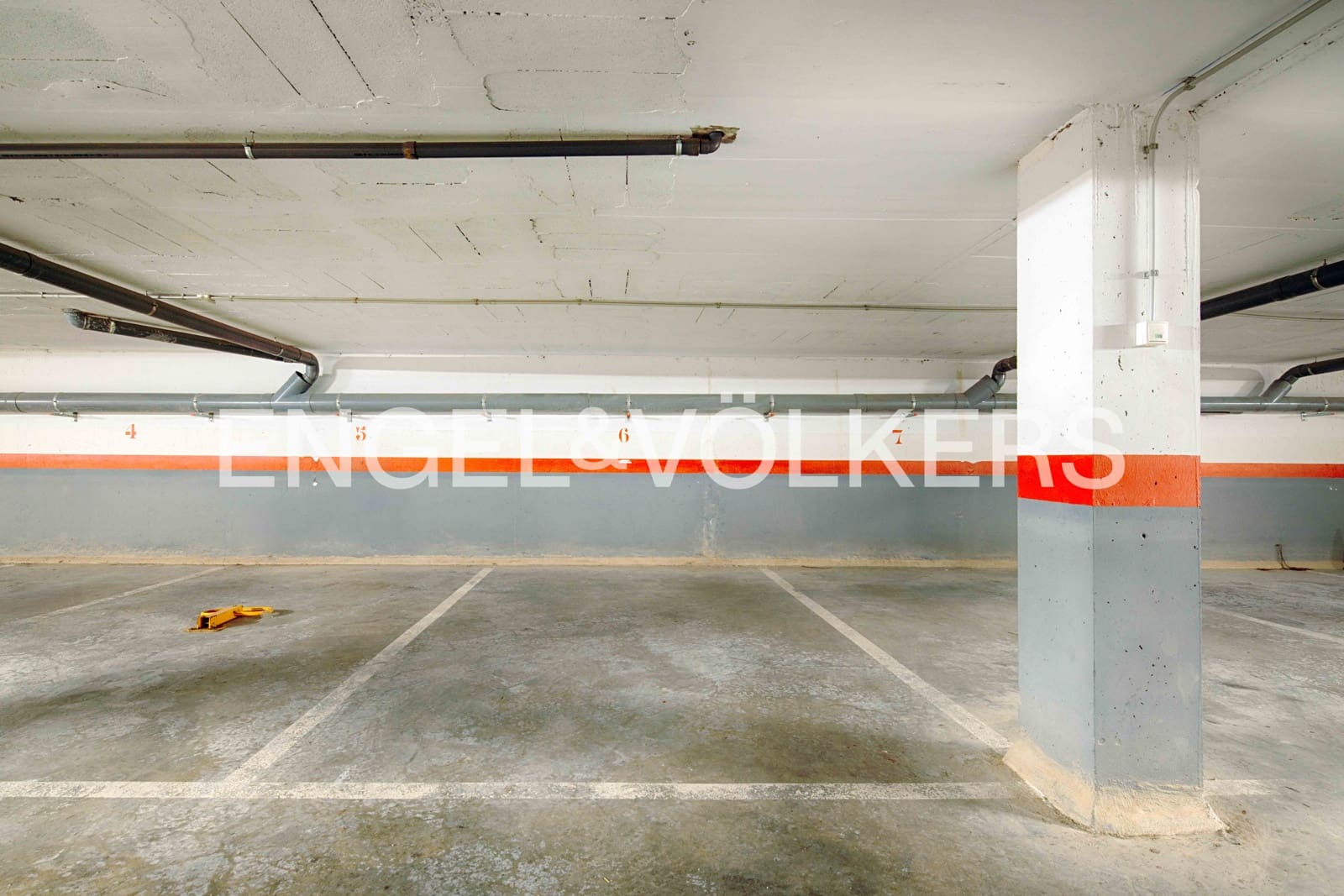 3 soveværelse Lejlighed til salg i Llanca med garage - € 250.000 (Ref: 9496488)