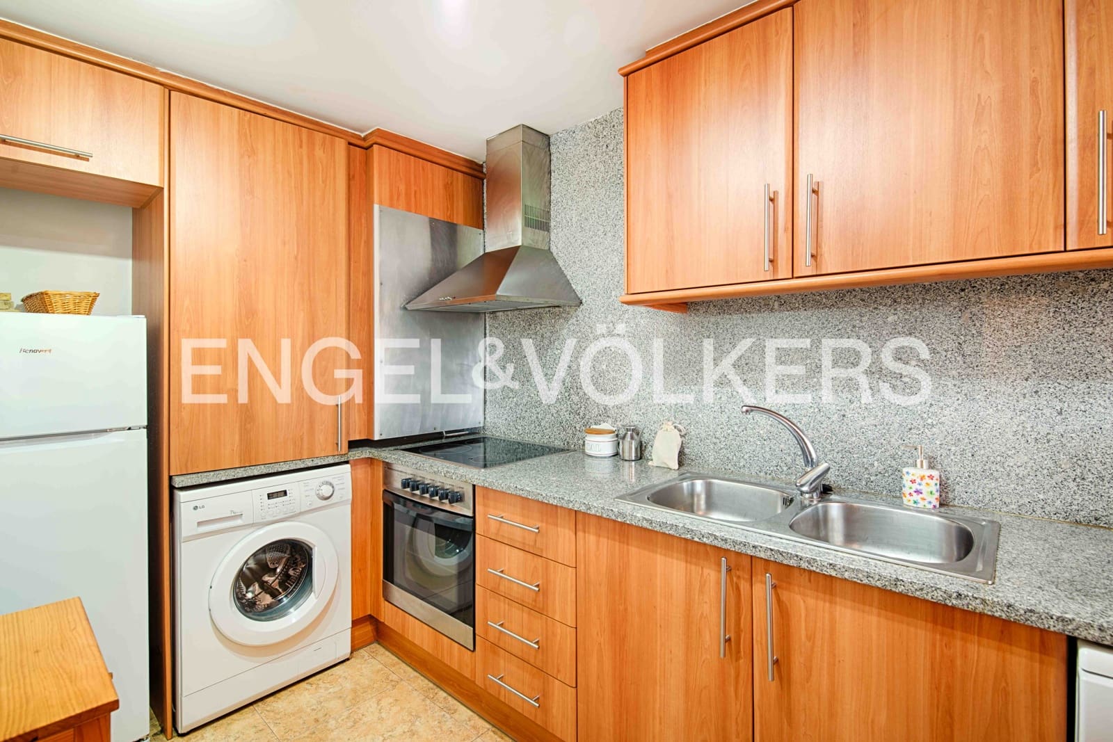 3 soveværelse Lejlighed til salg i Llanca med garage - € 250.000 (Ref: 9496488)