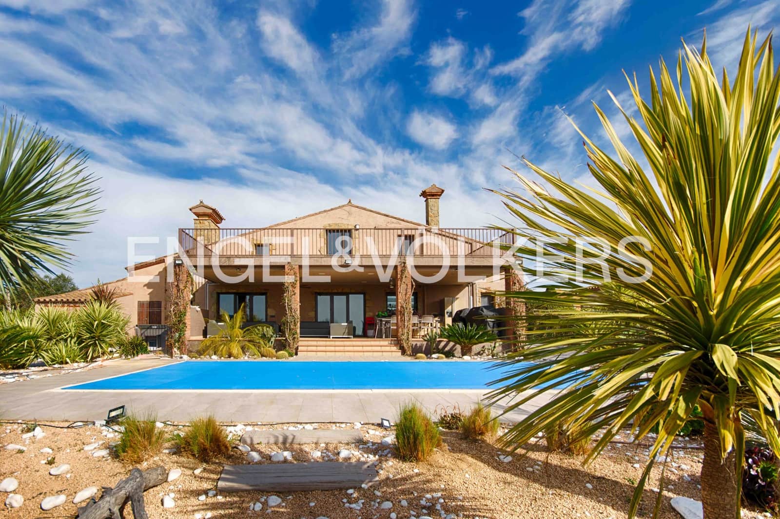 Chalet de 3 habitaciones en Peralada en venta con piscina garaje - 890.000 € (Ref: 9506471)