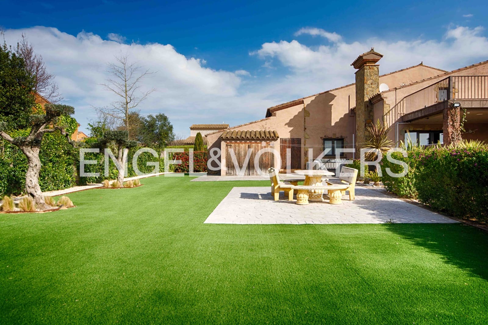 Chalet de 3 habitaciones en Peralada en venta con piscina garaje - 890.000 € (Ref: 9506471)