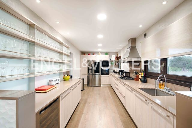 Chalet de 3 habitaciones en Peralada en venta con piscina garaje - 890.000 € (Ref: 9506471)