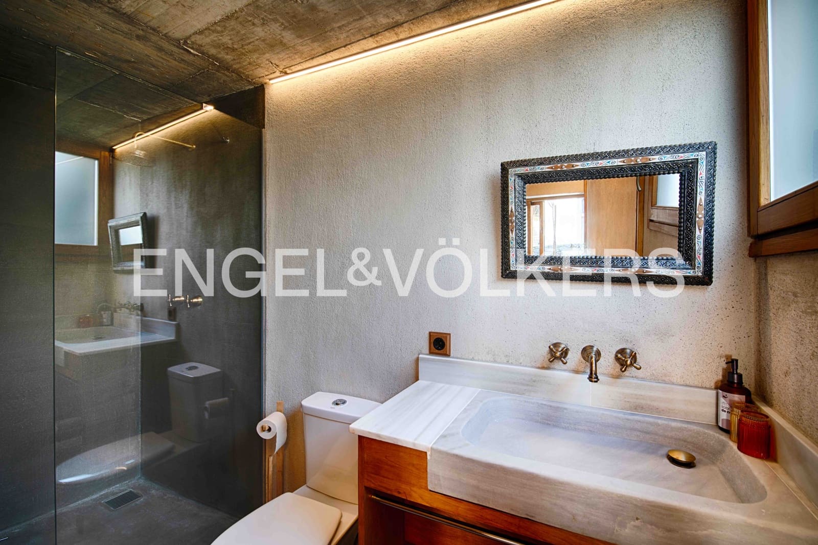 7 Zimmer Gewerbe zu verkaufen in Capmany mit Pool Garage - 1.450.000 € (Ref: 9528809)