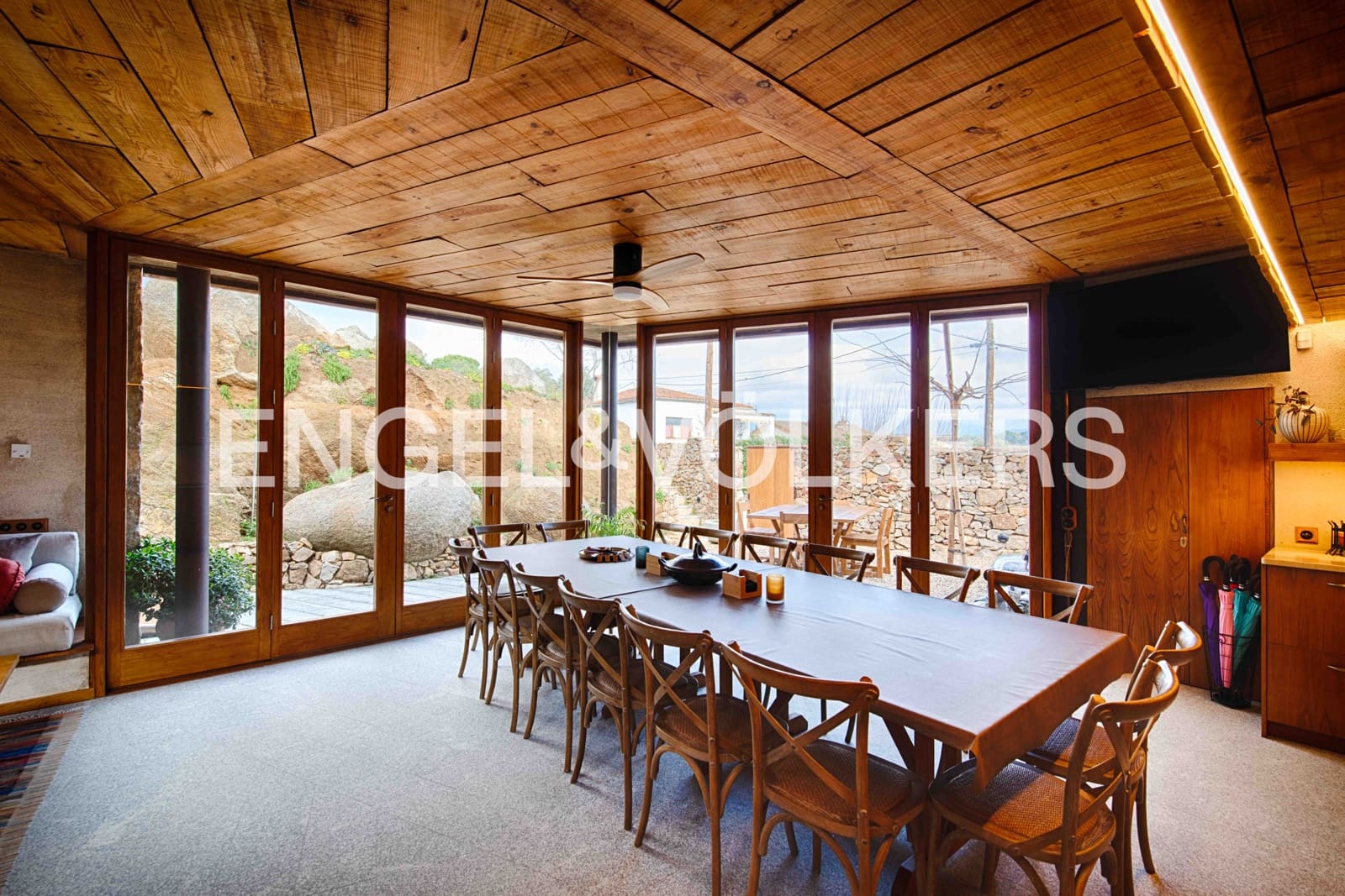 7 Zimmer Gewerbe zu verkaufen in Capmany mit Pool Garage - 1.450.000 € (Ref: 9528809)