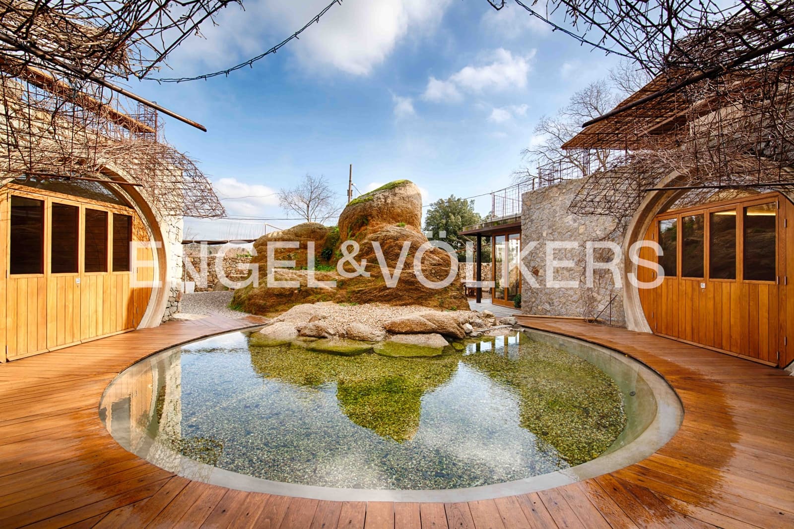 7 Zimmer Gewerbe zu verkaufen in Capmany mit Pool Garage - 1.450.000 € (Ref: 9528809)