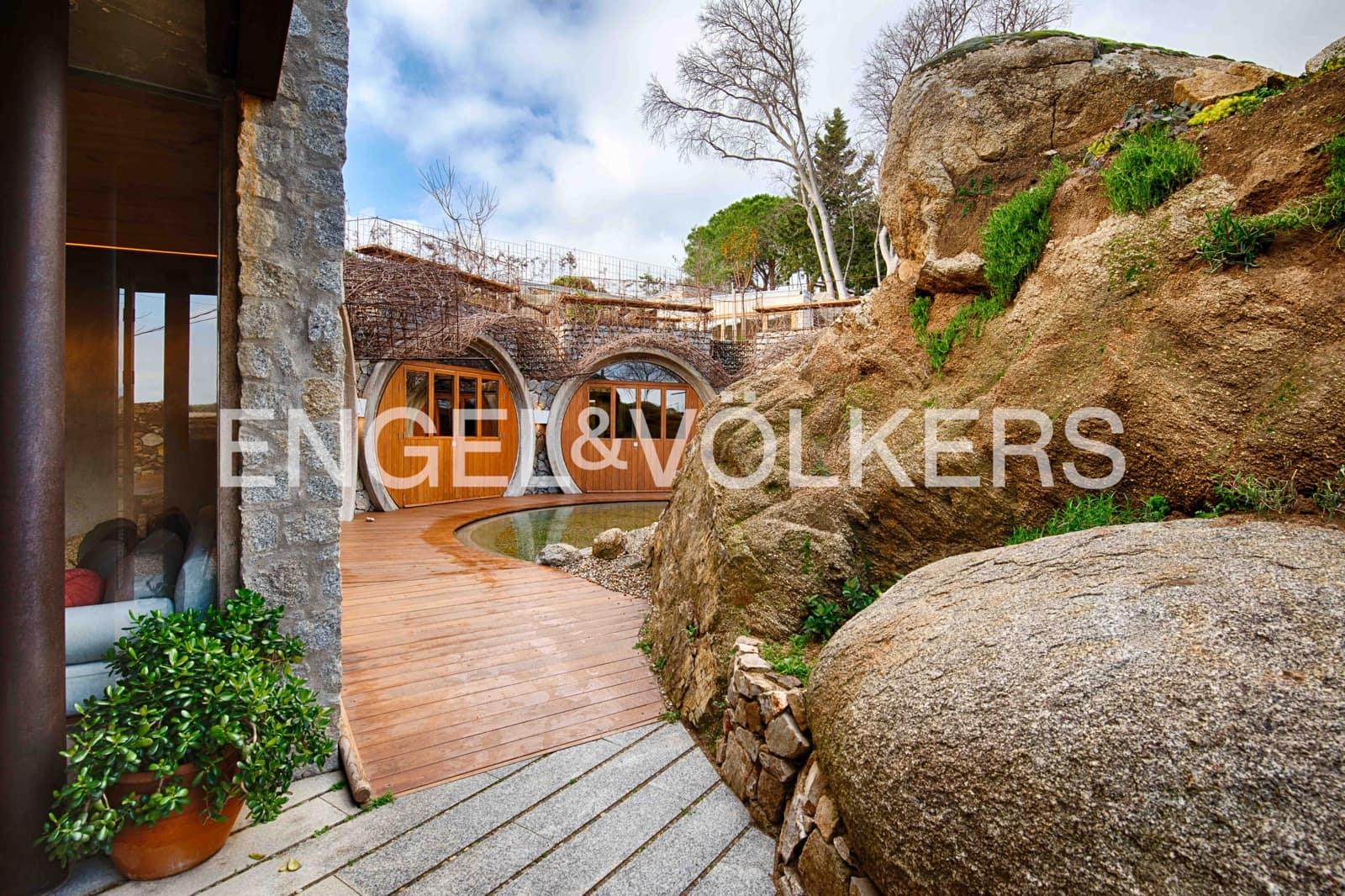 7 Zimmer Gewerbe zu verkaufen in Capmany mit Pool Garage - 1.450.000 € (Ref: 9528809)