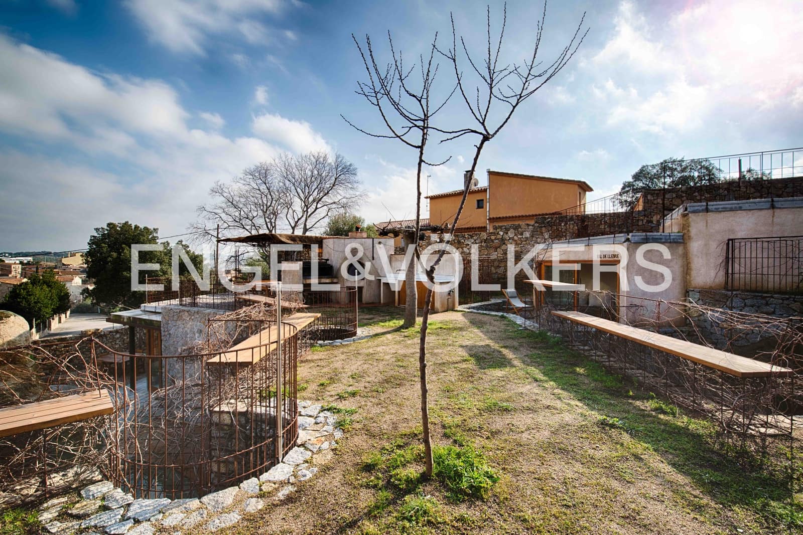 7 Zimmer Gewerbe zu verkaufen in Capmany mit Pool Garage - 1.450.000 € (Ref: 9528809)