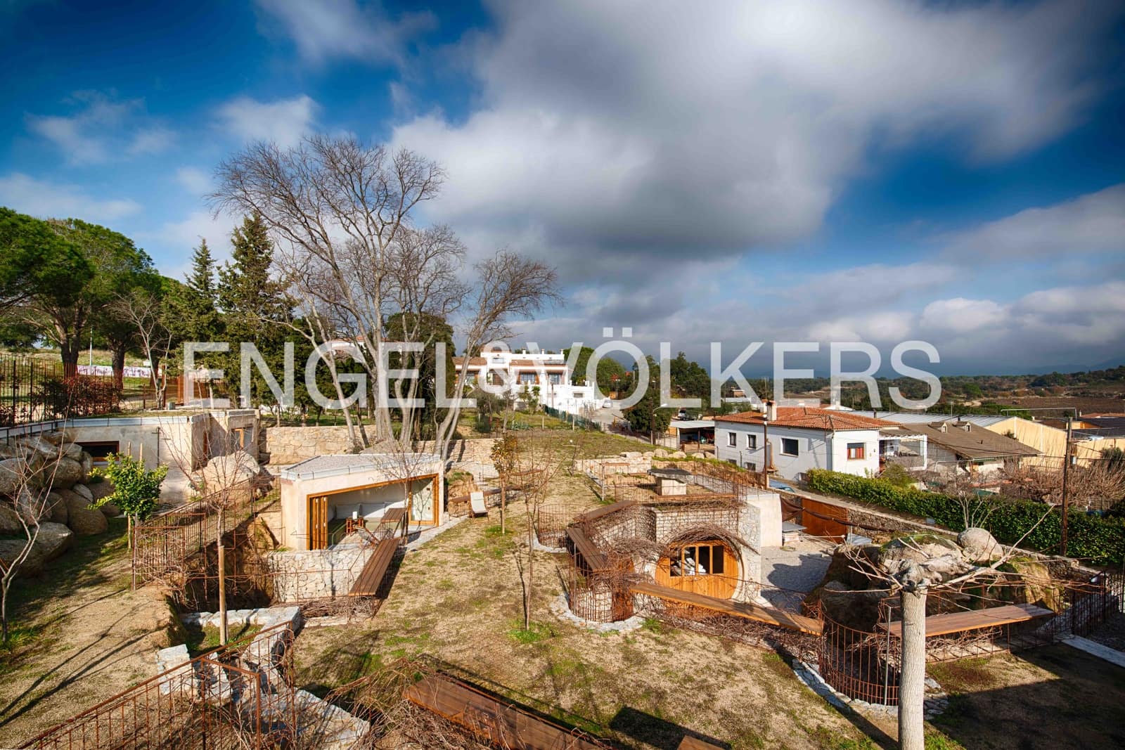 7 Zimmer Gewerbe zu verkaufen in Capmany mit Pool Garage - 1.450.000 € (Ref: 9528809)