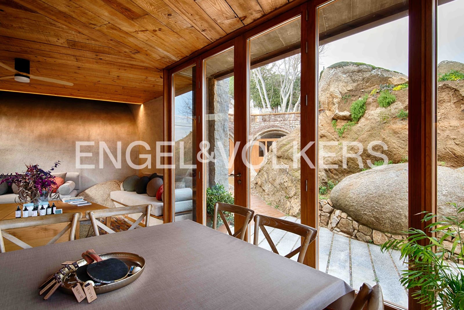 7 Zimmer Gewerbe zu verkaufen in Capmany mit Pool Garage - 1.450.000 € (Ref: 9528809)