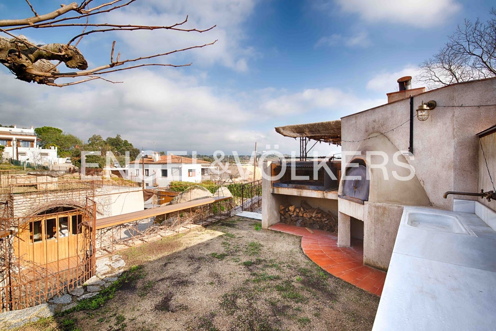 7 Zimmer Gewerbe zu verkaufen in Capmany mit Pool Garage - 1.450.000 € (Ref: 9528809)