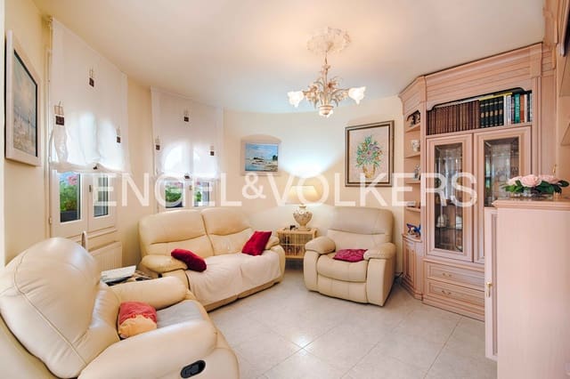 4 sovrum Villa till salu i Empuriabrava, Castelló d'Empúries med pool garage - 525 000 € (Ref: 9532315)