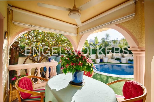 4 sovrum Villa till salu i Empuriabrava, Castelló d'Empúries med pool garage - 525 000 € (Ref: 9532315)