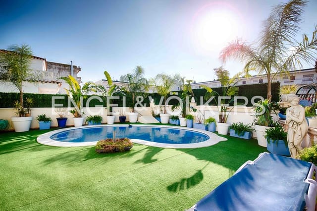 4 sovrum Villa till salu i Empuriabrava, Castelló d'Empúries med pool garage - 525 000 € (Ref: 9532315)