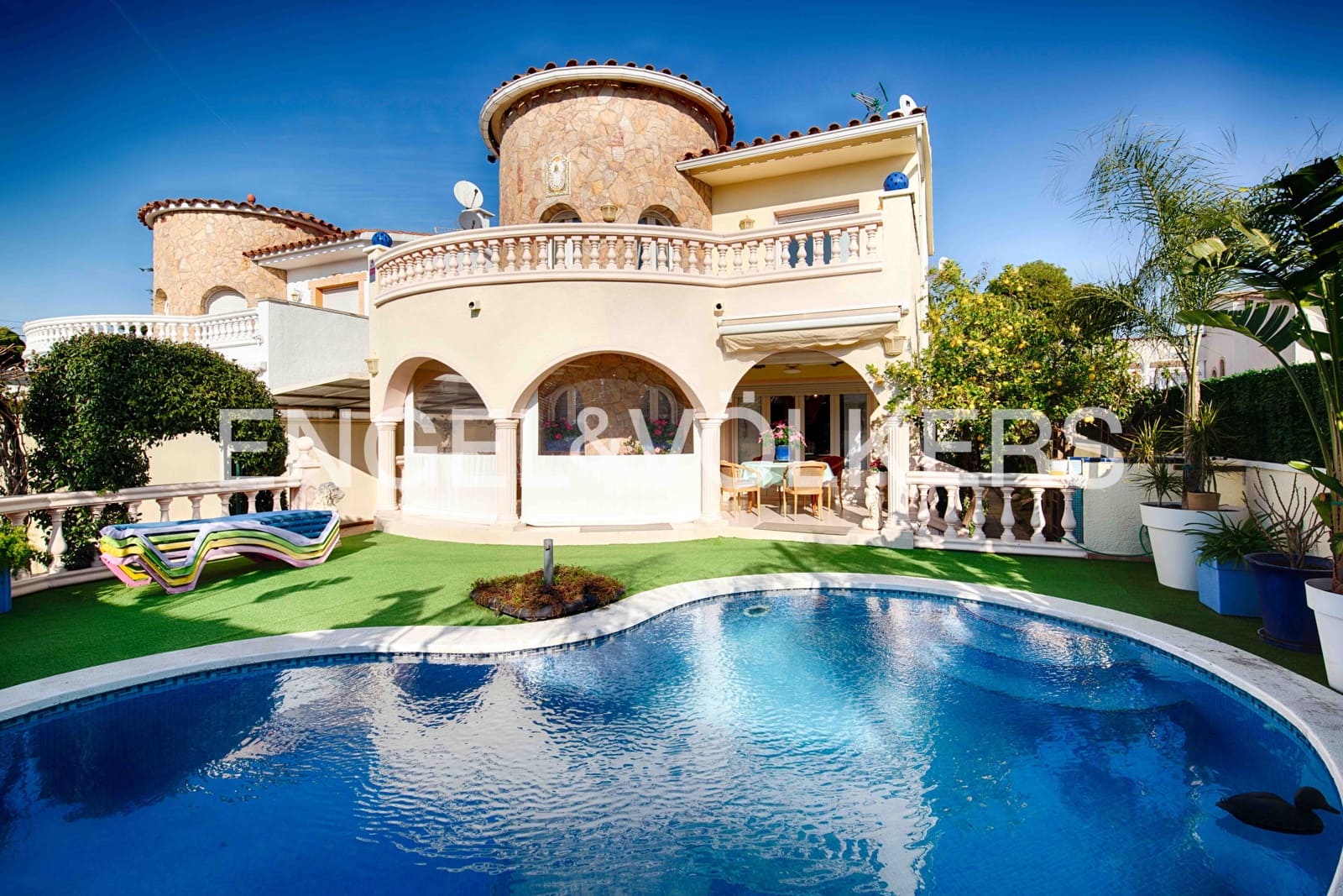4 sovrum Villa till salu i Empuriabrava med pool garage - 525 000 € (Ref: 9532315)
