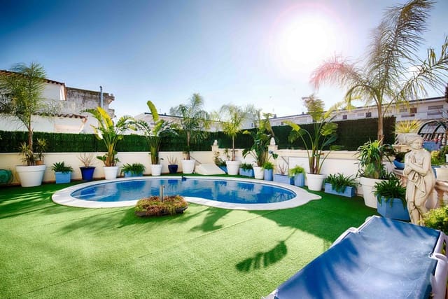 4 sypialnia Willa na sprzedaż w Empuriabrava, Castelló d'Empúries z basenem garażem - 525 000 € (Ref: 9532315)