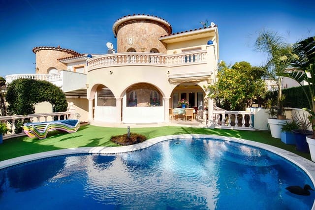 4 sypialnia Willa na sprzedaż w Empuriabrava, Castelló d'Empúries z basenem garażem - 525 000 € (Ref: 9532315)