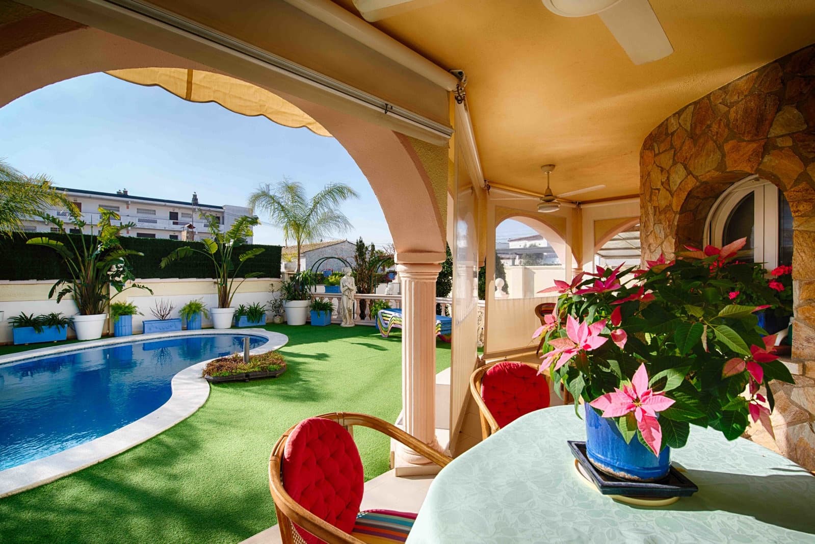 4 chambre Villa/Maison à vendre à Empuriabrava avec piscine garage - 525 000 € (Ref: 9532315)