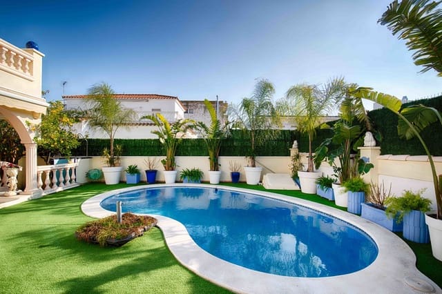 4 sypialnia Willa na sprzedaż w Empuriabrava, Castelló d'Empúries z basenem garażem - 525 000 € (Ref: 9532315)