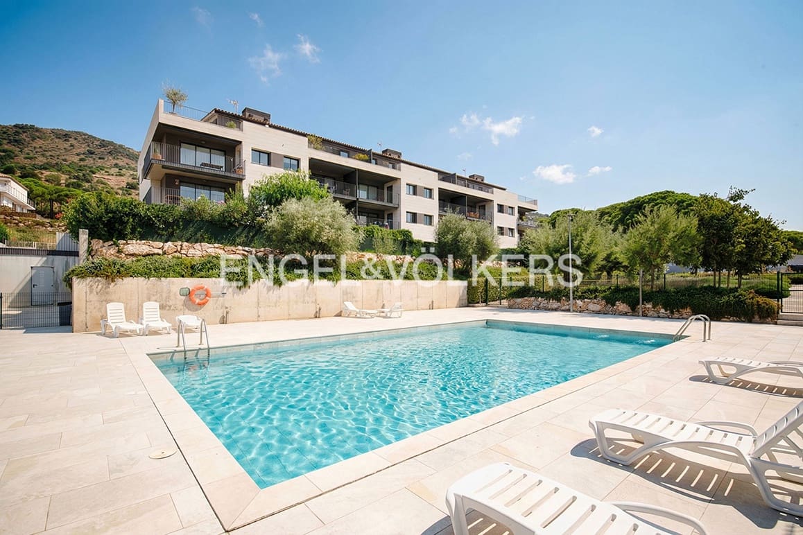 Ático de 2 habitaciones en El Port de la Selva en venta con piscina garaje - 640.000 € (Ref: 9546991)