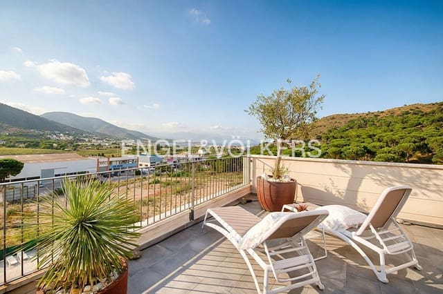 2 soveværelse Penthouse til salg i El Port de la Selva med swimmingpool garage - € 640.000 (Ref: 9546991)