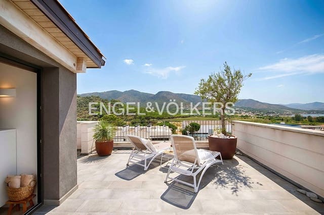 2 soveværelse Penthouse til salg i El Port de la Selva med swimmingpool garage - € 640.000 (Ref: 9546991)