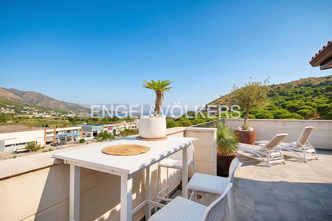 2 slaapkamer Penthouse te koop in El Port de la Selva met zwembad garage - € 640.000 (Ref: 9546991)
